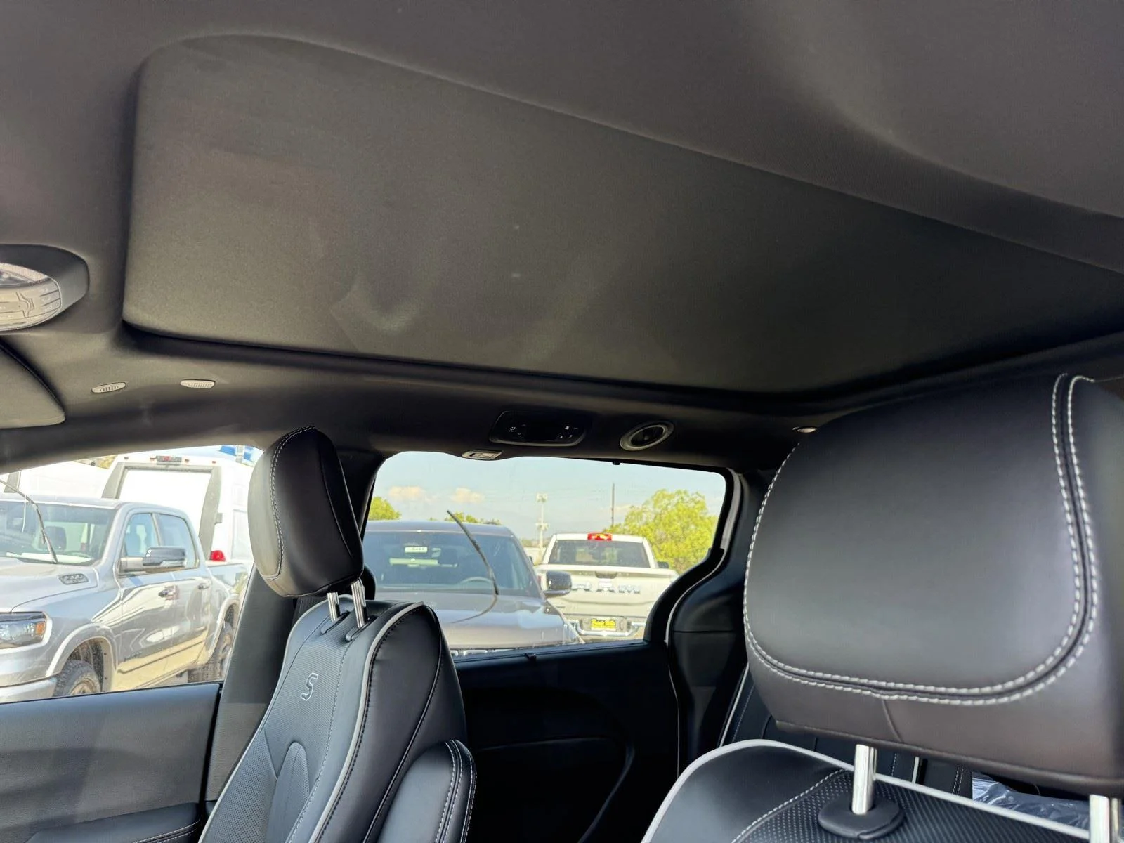 2026 Chrysler Pacifica Limited - Photo 15