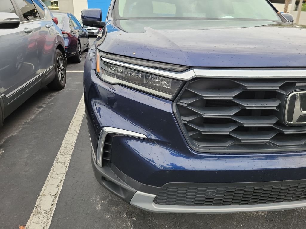 Certified Used 2024 Obsidian Blue Honda EX-L image 9