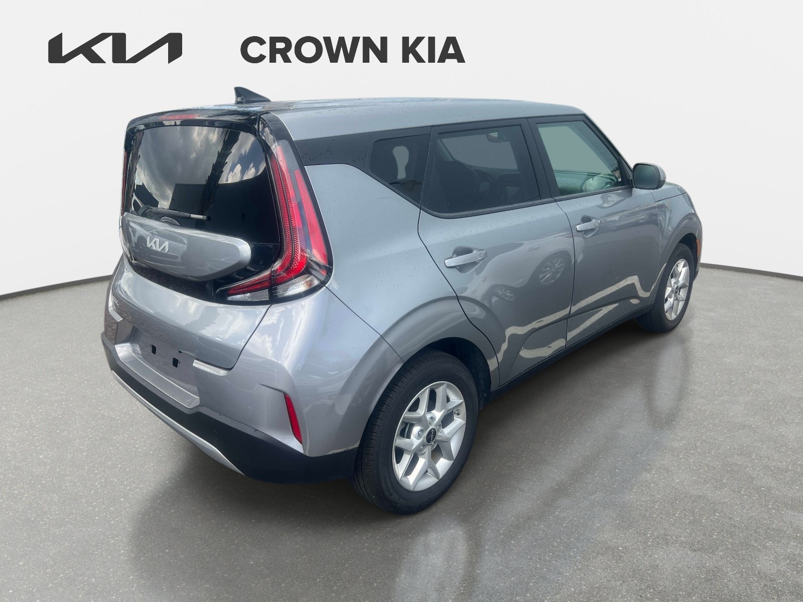Used 2025 Gray Kia LX image 5