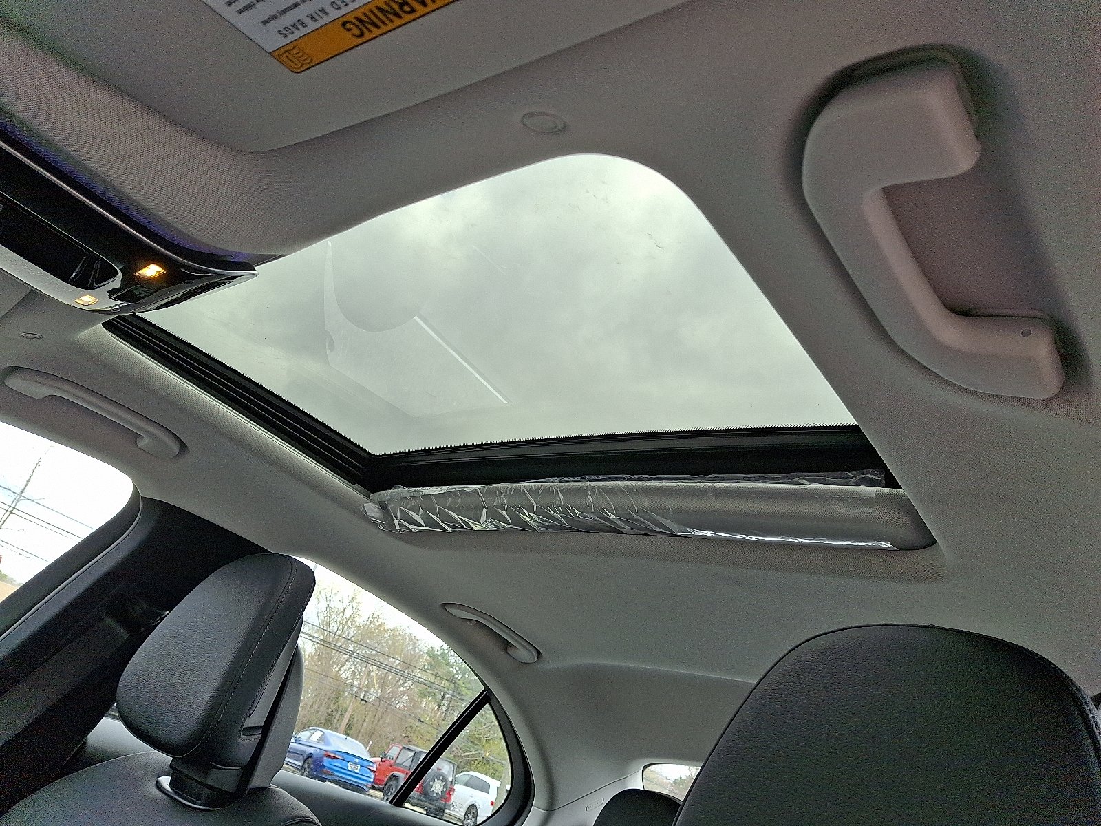 2025 Mercedes-Benz C-Class Sedan C 300 - Photo 13