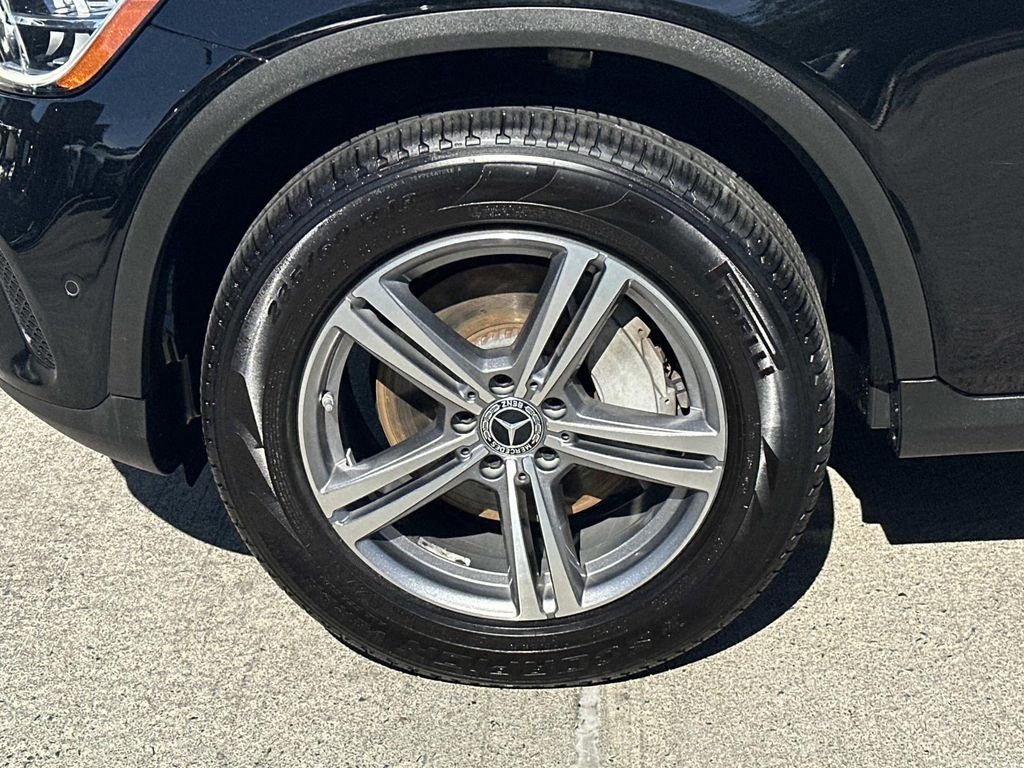 Certified Used 2022 Black Mercedes-Benz GLC 300 image 9