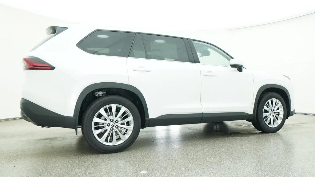 New 2026 Wind Chill Pearl Toyota Platinum image 15
