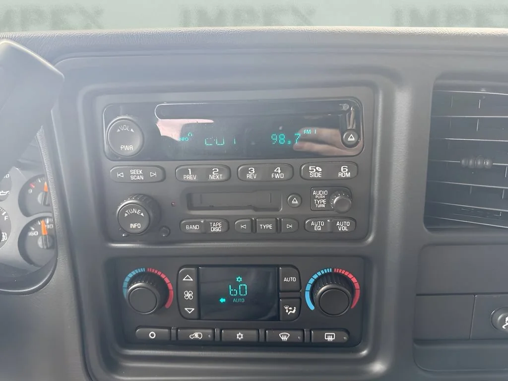 Used 2005 Onyx Black GMC SLT image 19