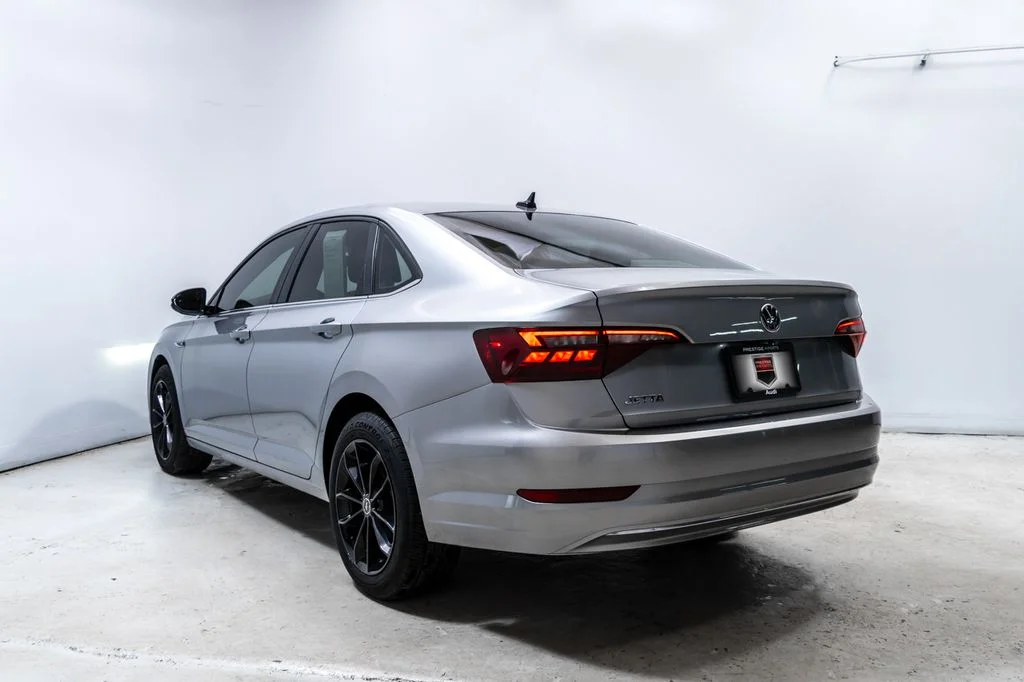 Used 2020 Silver Metallic Volkswagen SEL image 3