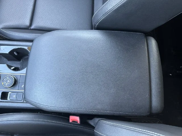 Used 2018 Red Volkswagen SEL image 31