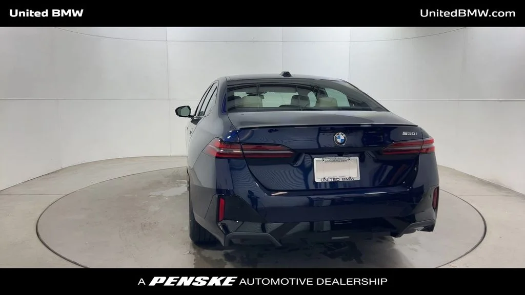 Used 2026 Tanzanite Blue II Metallic BMW 530i image 7