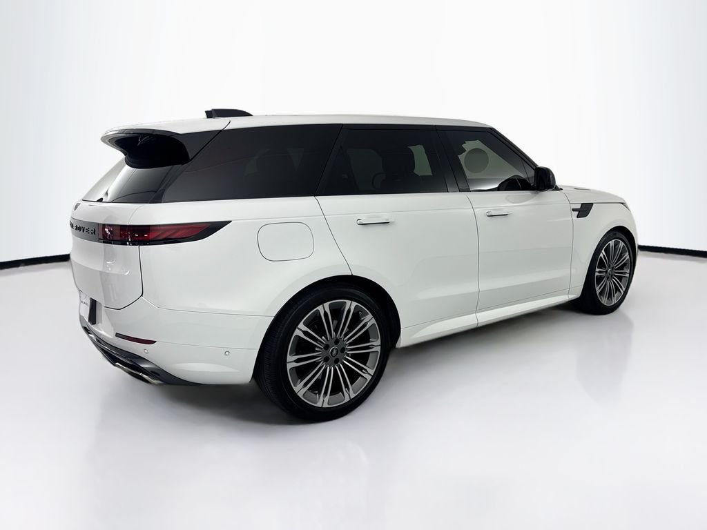 Certified Used 2025 White Land Rover Dynamic SE image 5