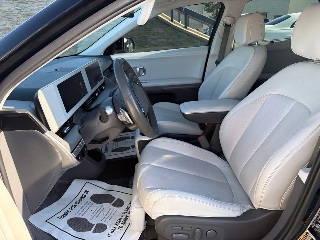 Used 2023 Black Hyundai Limited image 10