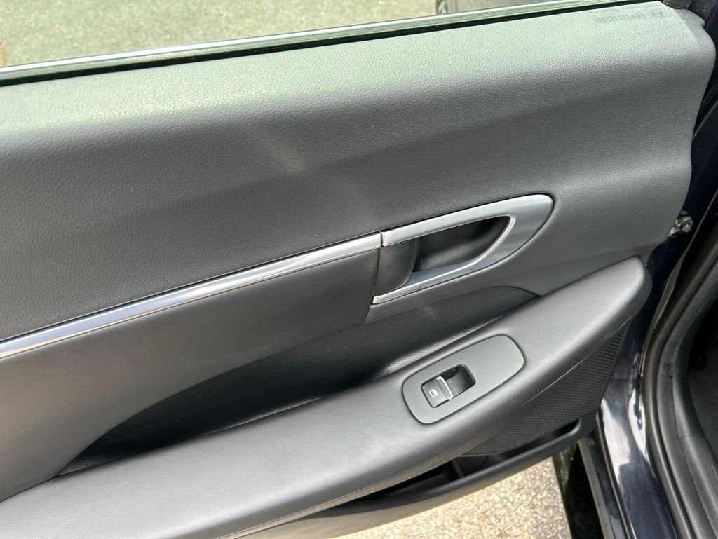 Used 2023 Blue Hyundai SEL image 25