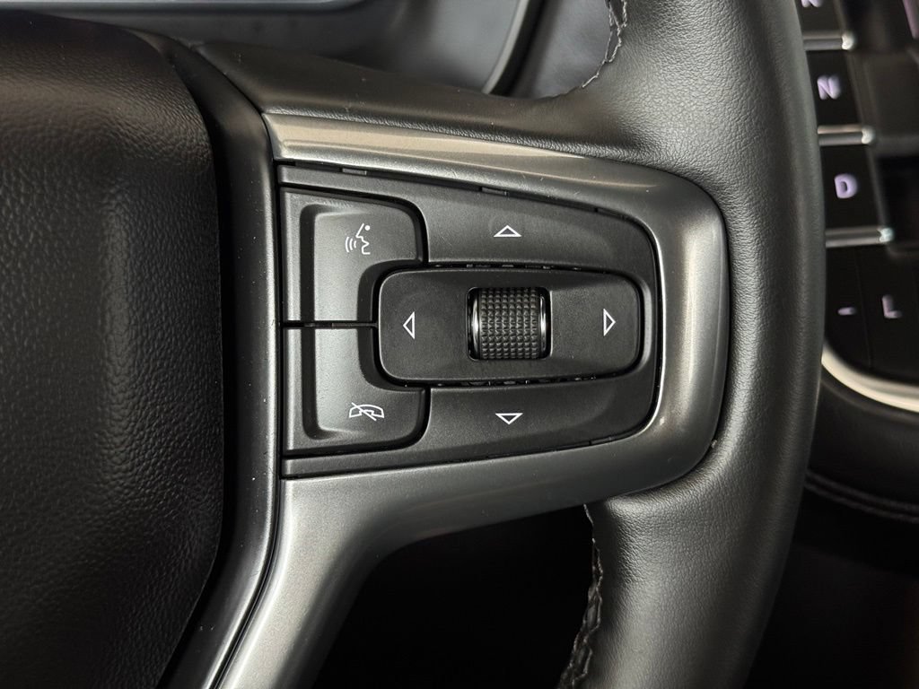 Used 2023 Black Chevrolet Z71 image 37