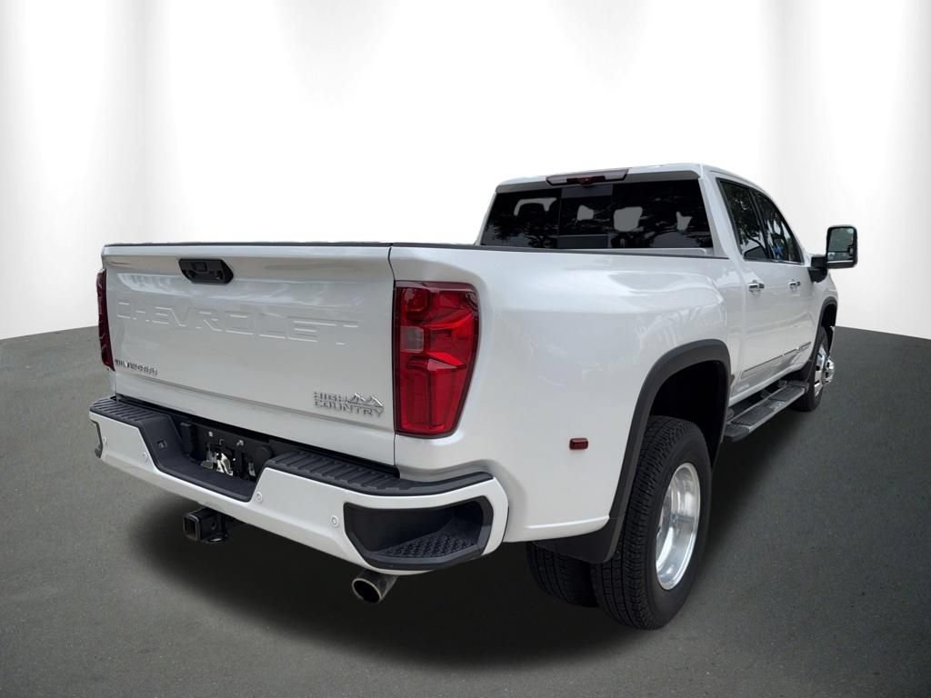 Used 2025 Iridescent Pearl Tricoat Chevrolet High Country DRW image 18