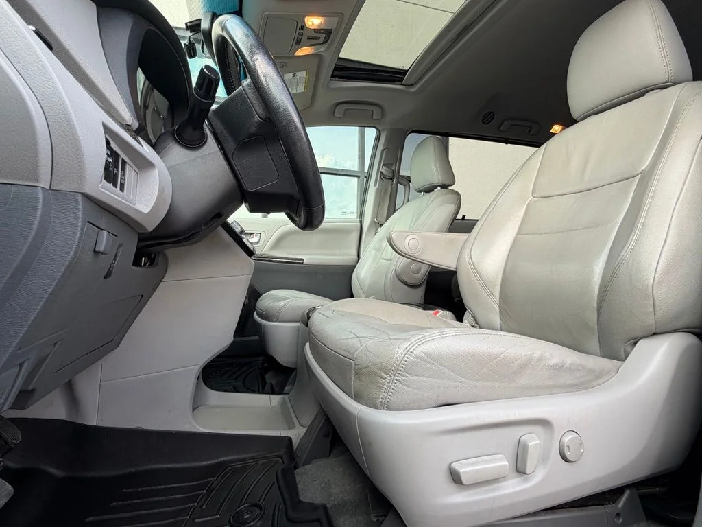 Used 2017 White Toyota XLE image 6