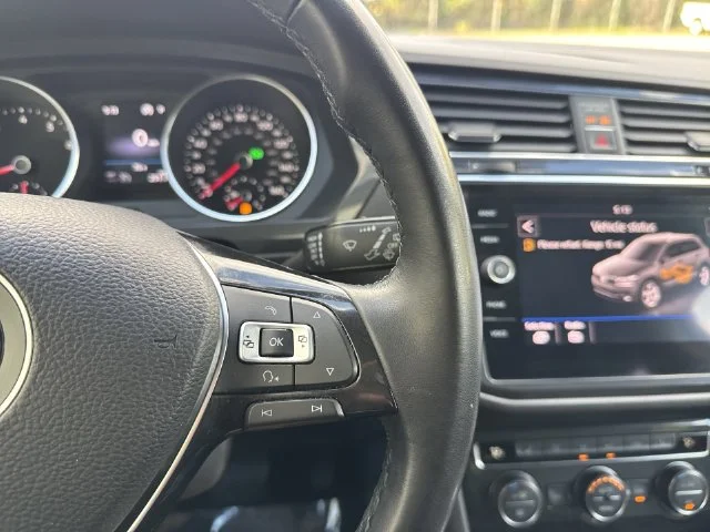 Used 2018 Green Volkswagen 2.0T SE image 18