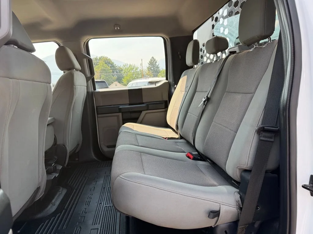 Used 2020 White Ford XL image 17