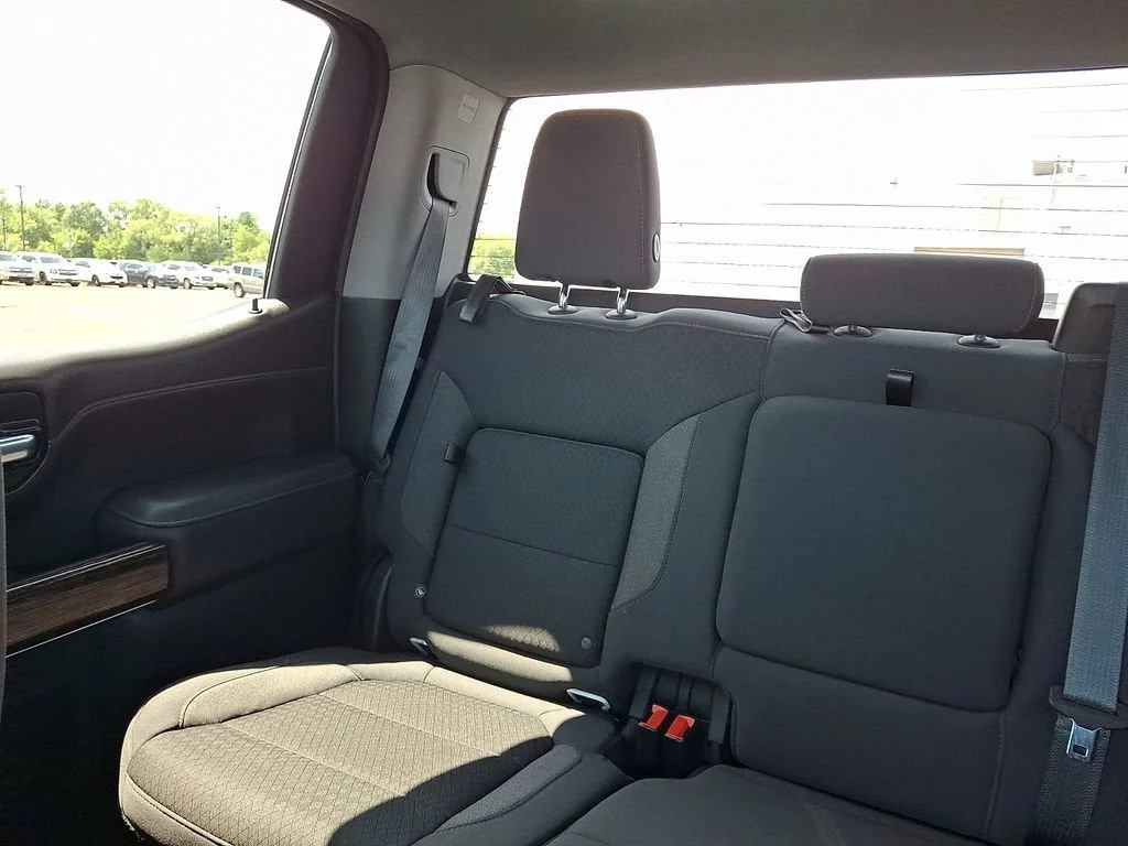 Used 2021 SUMMIT WHITE GMC Elevation image 48