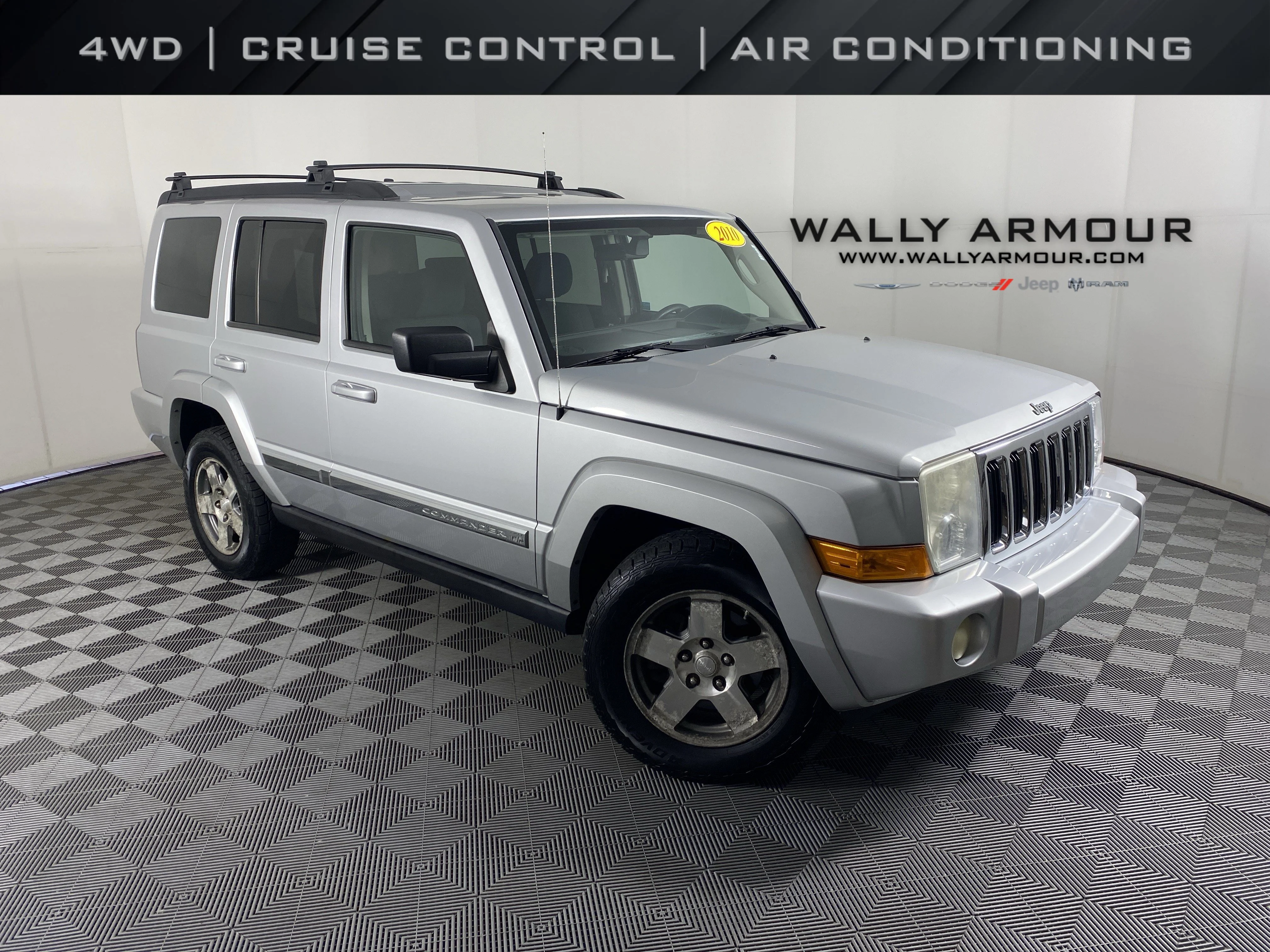 2010 Jeep Commander Sport 4X4's photo