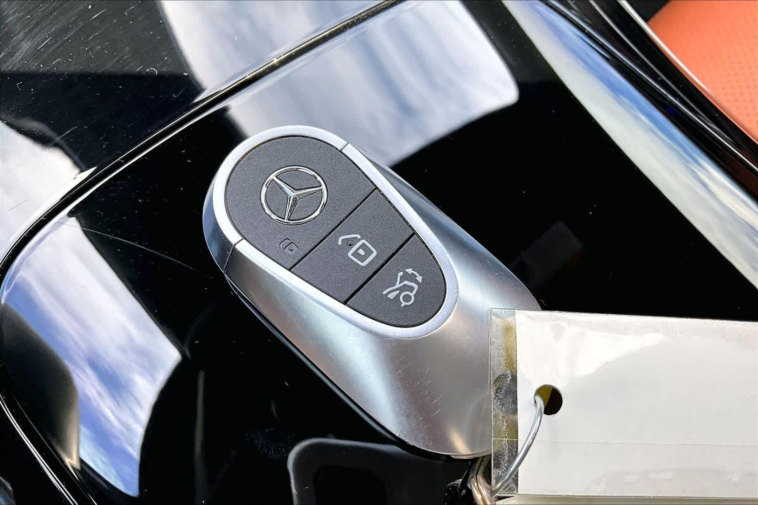 Certified Used 2025 Cirrus Silver Metallic Mercedes-Benz GLC 300 image 15