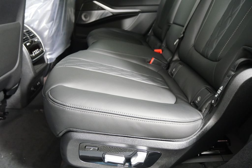 2026 BMW X7 M60i - Photo 15