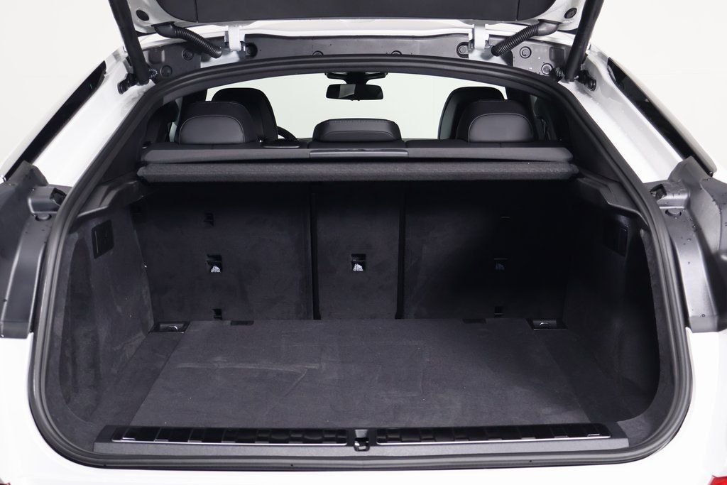 New 2027 Mineral White Metallic BMW xDrive40i image 8