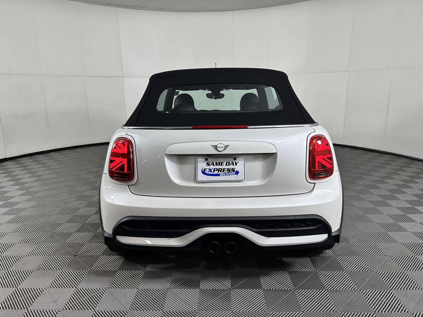 Used 2024 Nanuq White Metallic MINI Cooper S image 19