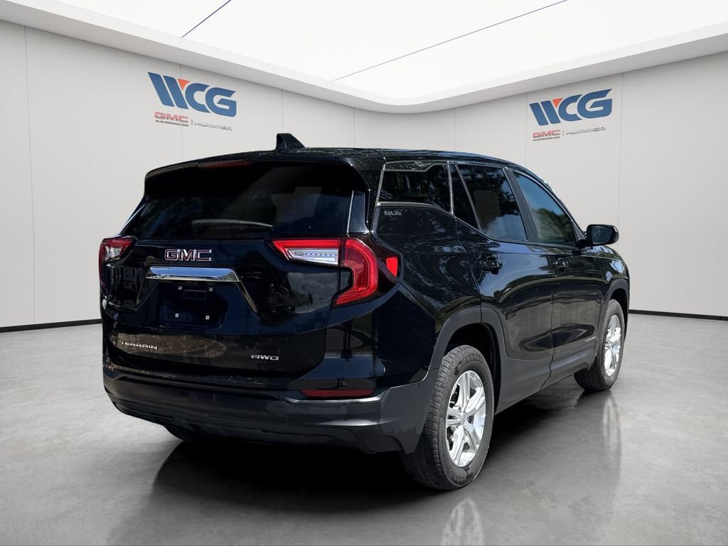 Used 2024 Ebony Twilight Metallic GMC SLE image 3