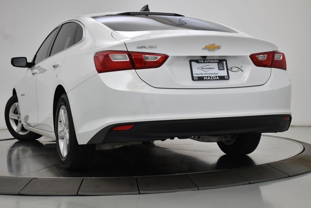 Used 2019 Summit White Chevrolet LS image 9