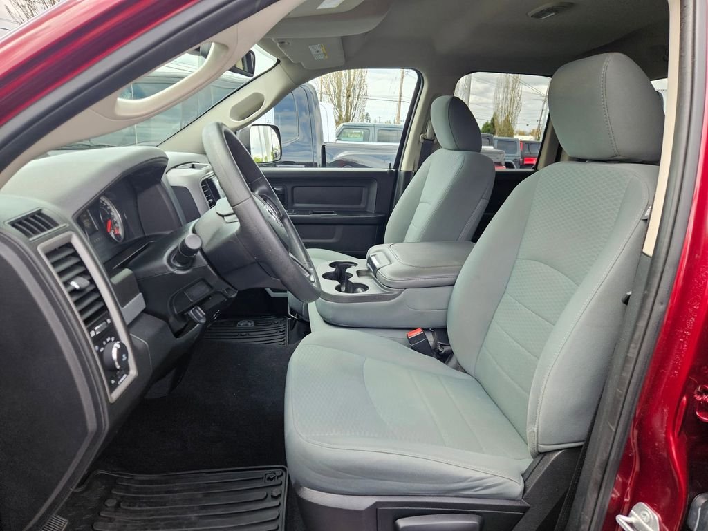 Used 2017 Delmonico Red Pearlcoat Ram Express image 23
