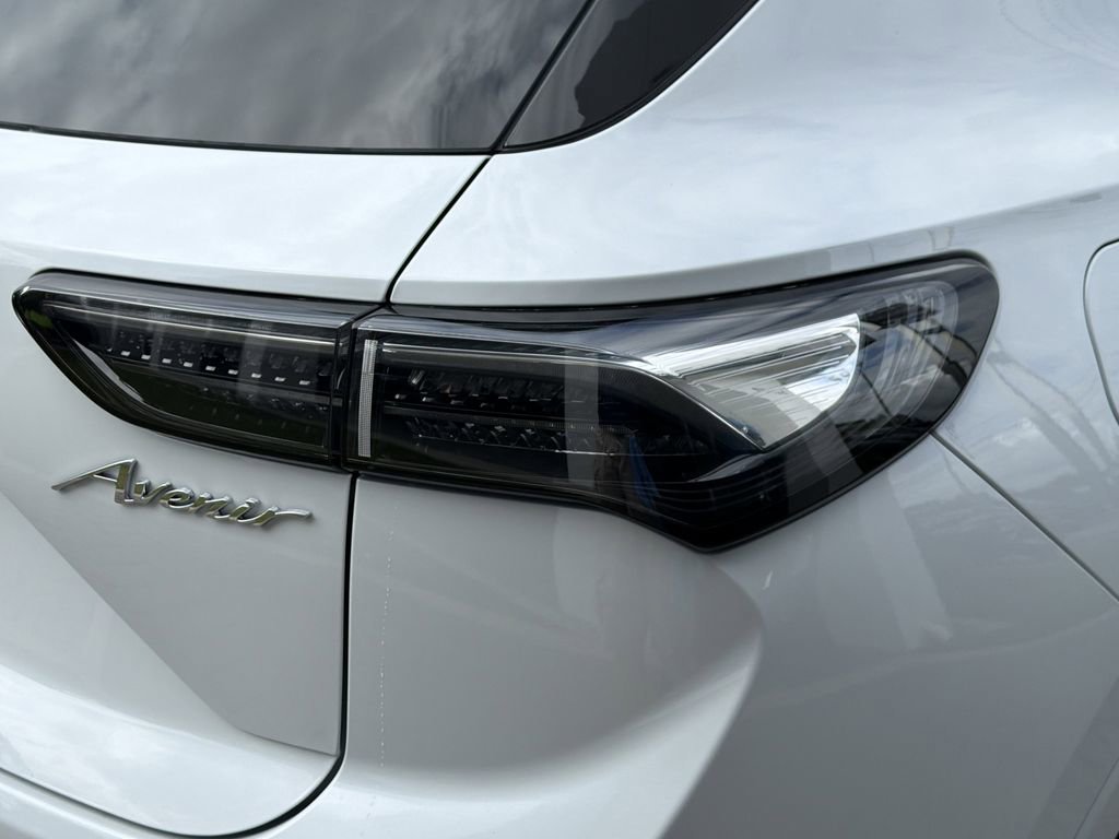 New 2026 Iridescent White Tricoat Buick Avenir image 9