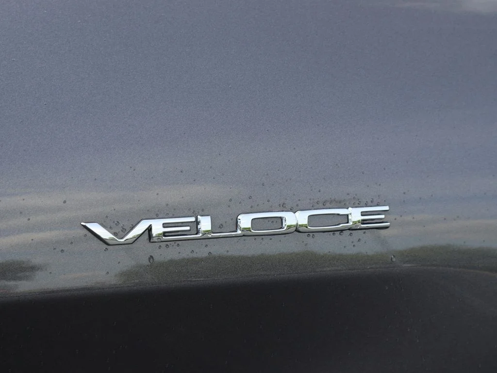 New 2026 Vesuvio Gray Metallic Alfa Romeo Base image 10