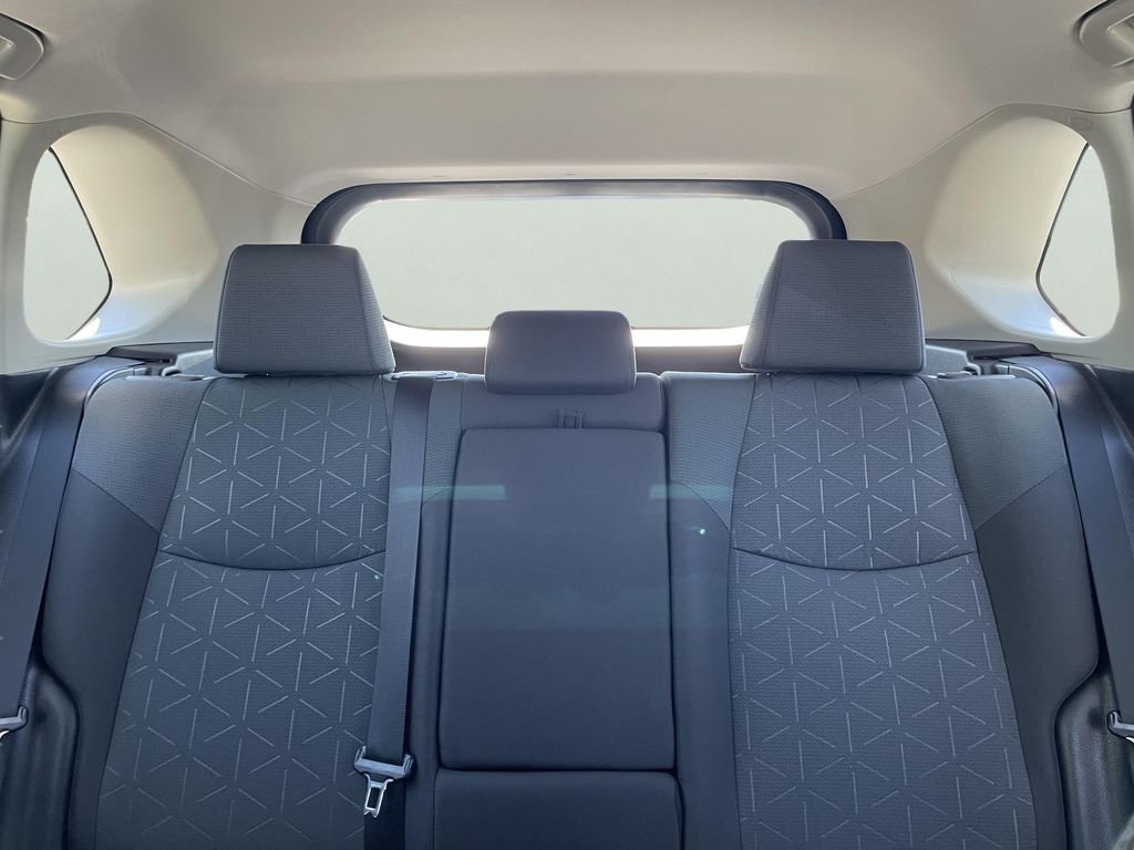 Used 2023  Toyota XLE image 19