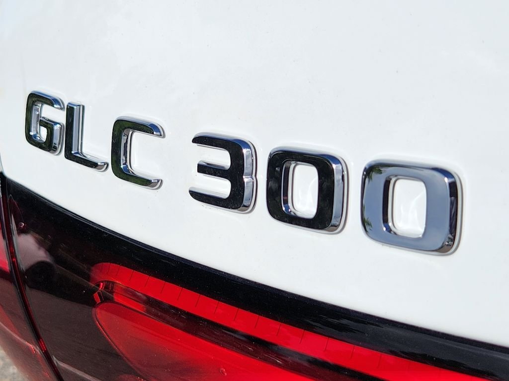 New 2027 Polar White Mercedes-Benz GLC 300 4MATIC® image 10