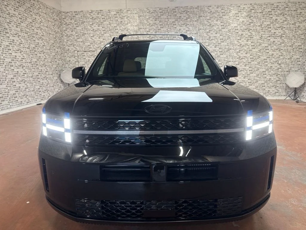 New 2027 Phantom Black Hyundai Calligraphy image 2
