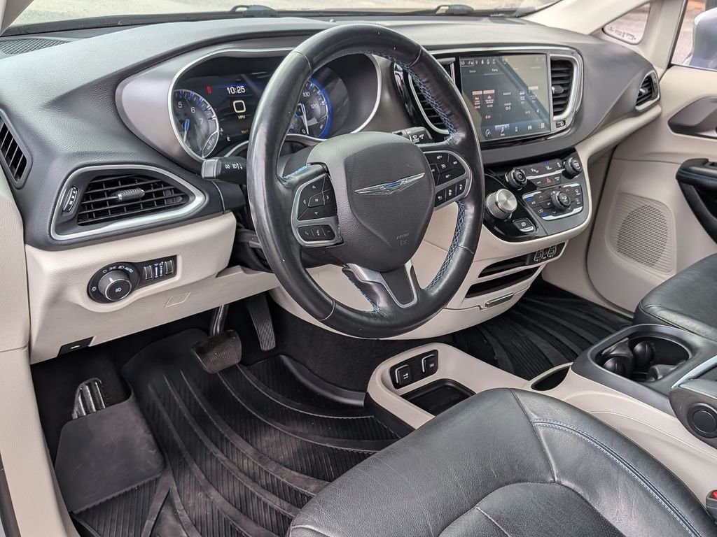 Used 2021 Silver Chrysler Touring L image 33
