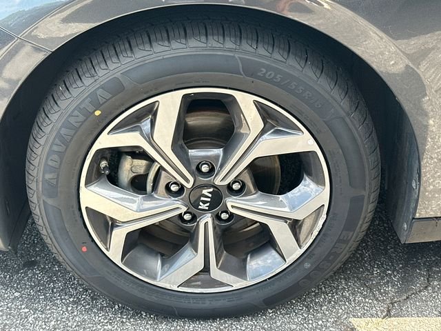 Used 2021 Gray Kia LXS image 11