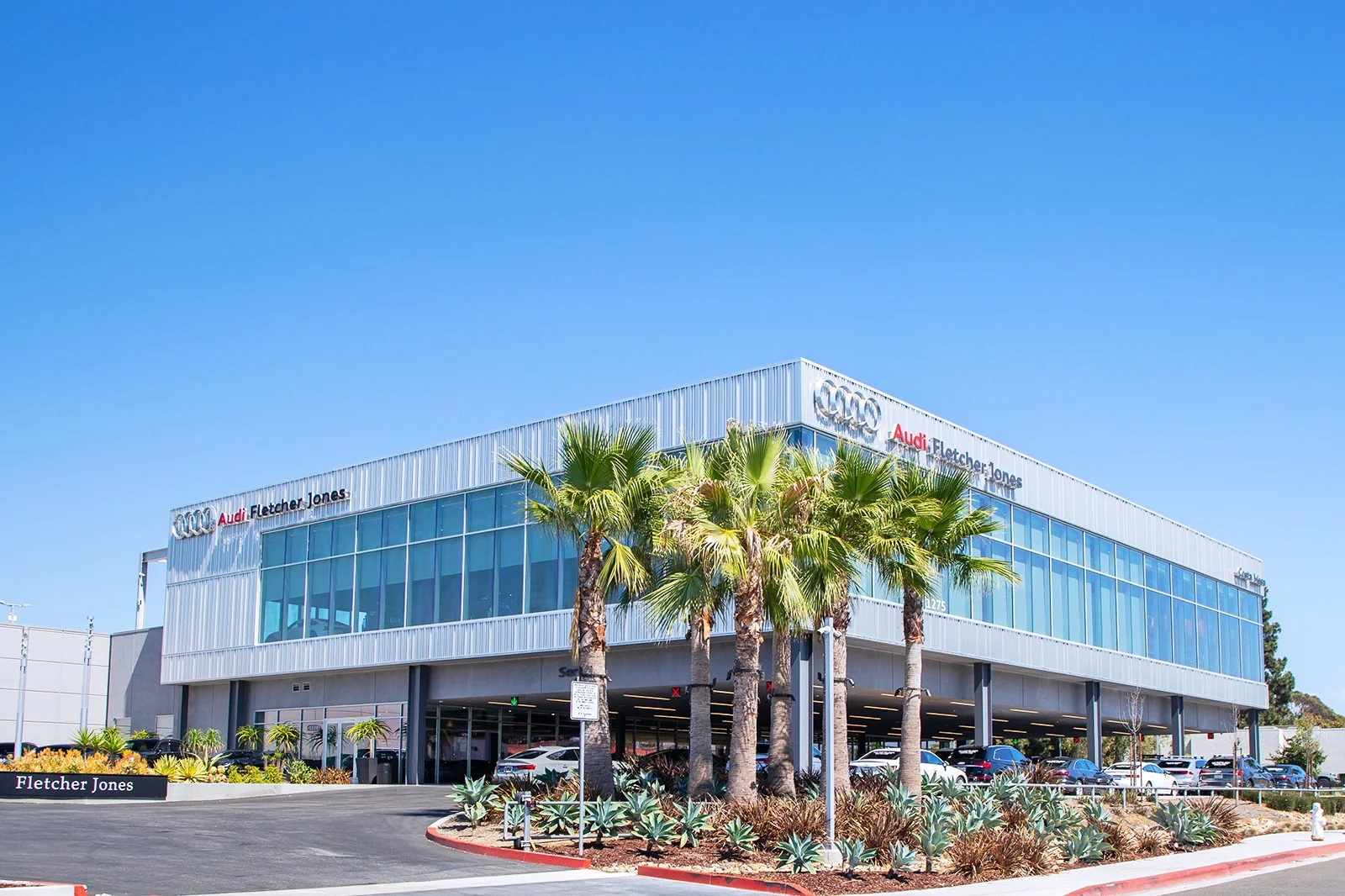 Used 2025 Glacier White Metallic Audi Premium Plus image 23