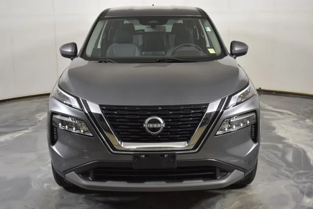 Used 2023 Gray Nissan SV image 13