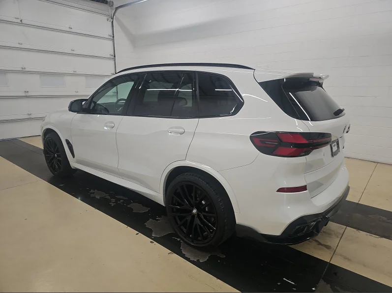 Used 2025 White Metallic BMW xDrive40i image 7