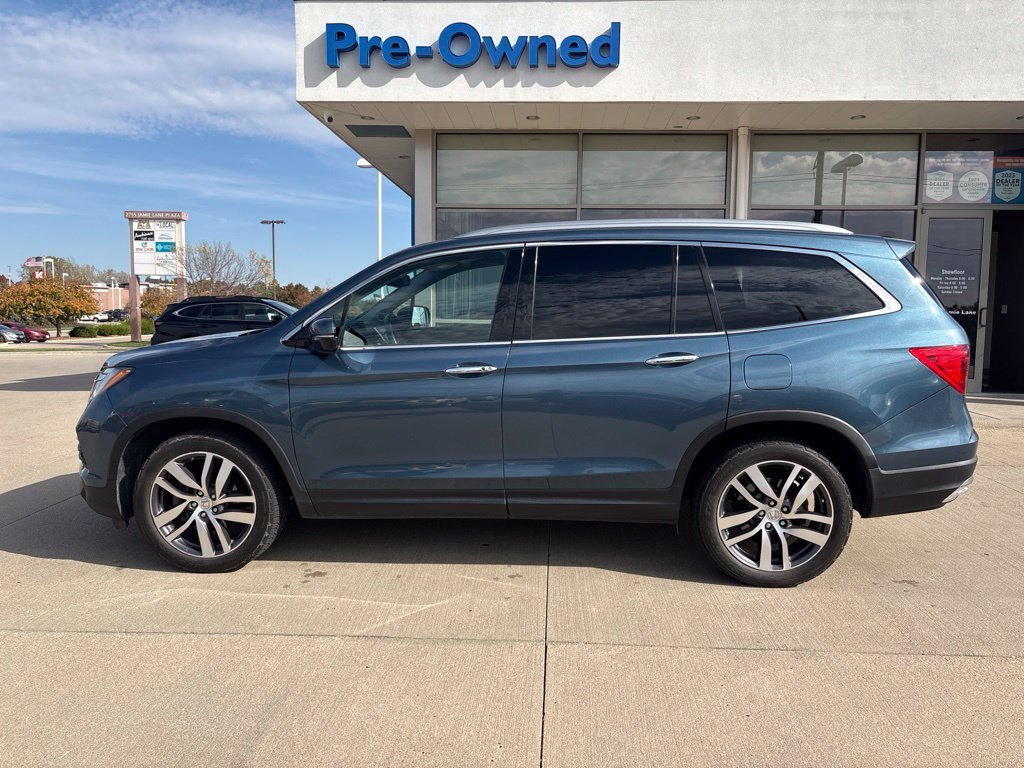 Used 2016 Blue Honda Touring image 8