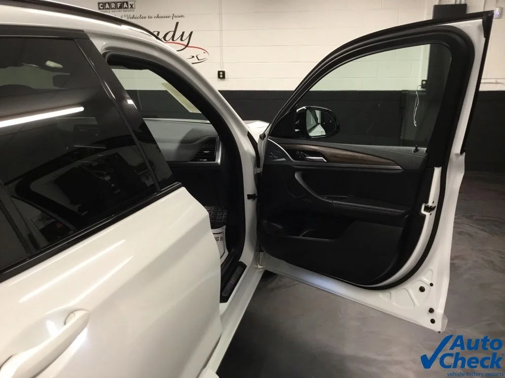Used 2020 White BMW xDrive30i image 40