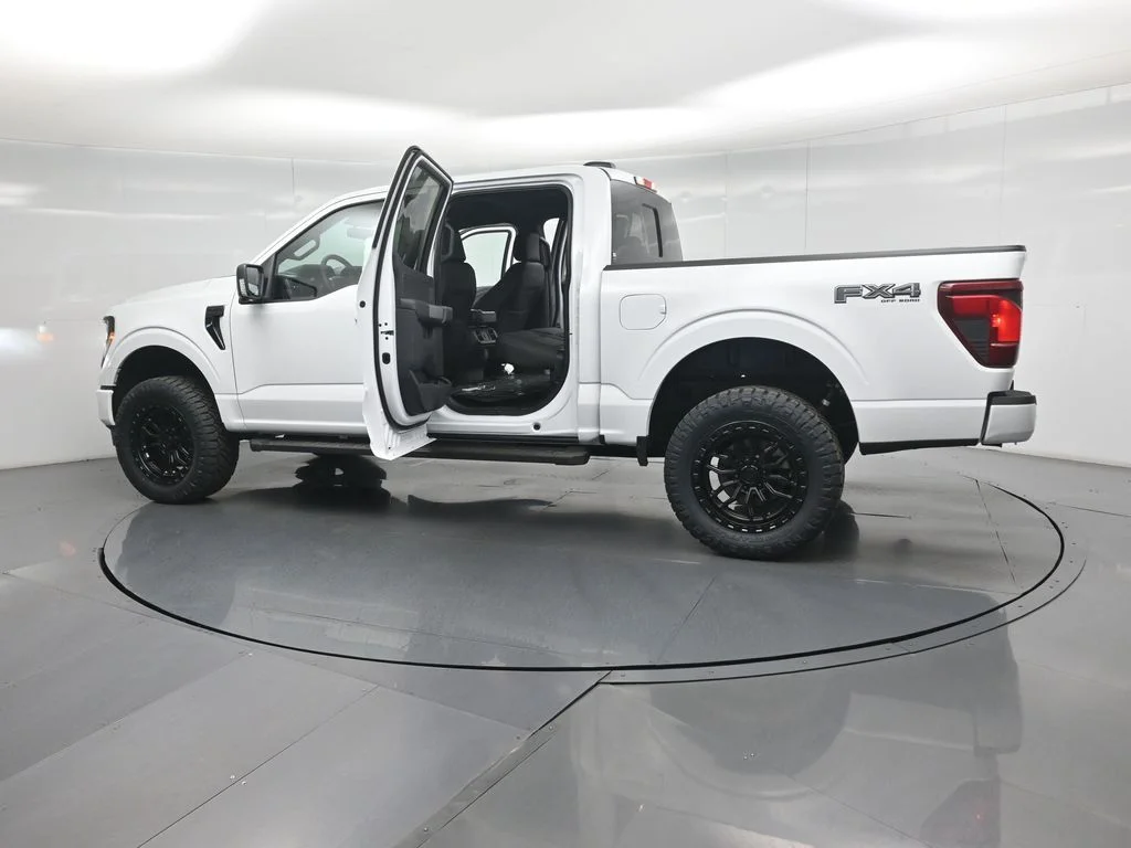 New 2026 Oxford White Ford XLT image 34