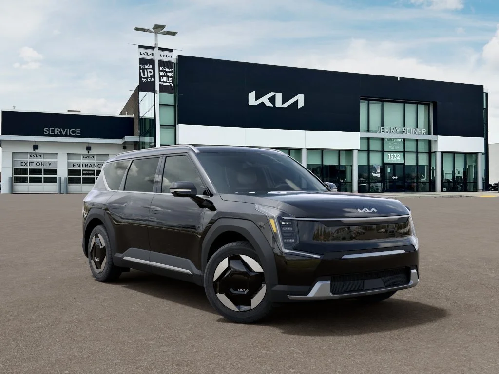 New 2026 Ebony Black Kia Wind image 8