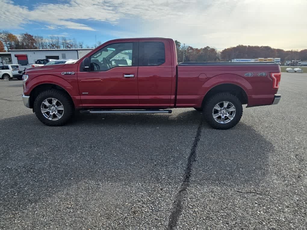 Used 2015 Ruby Red Metallic Tinted Clearcoat Ford XLT image 3