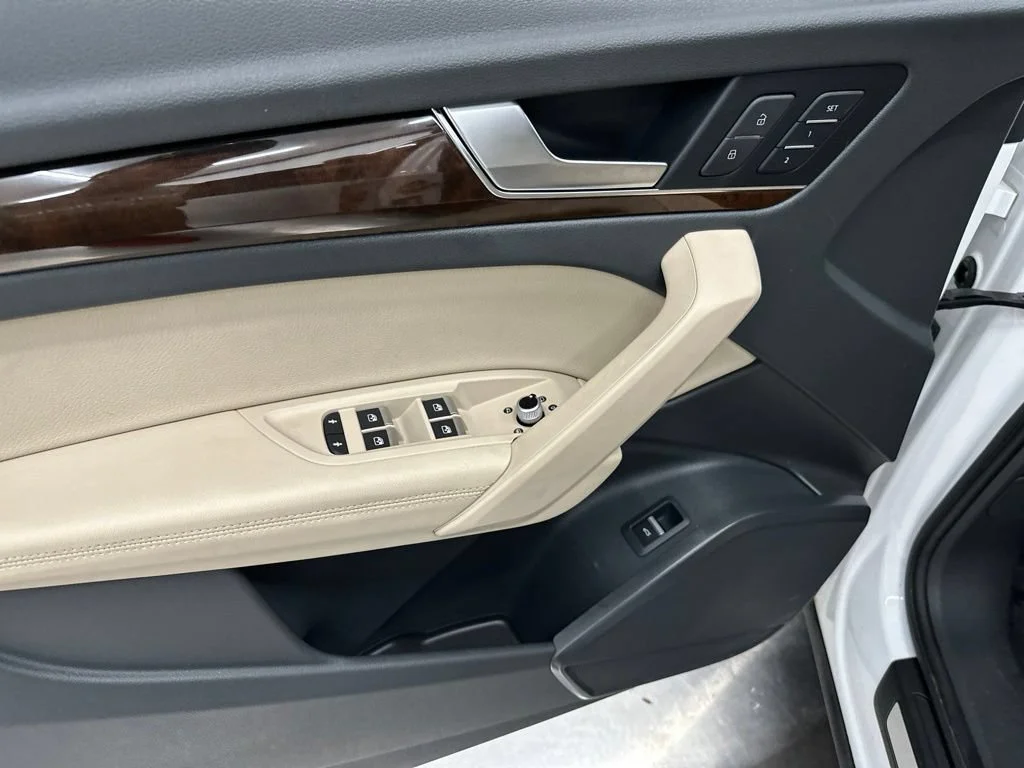 Used 2020 White Audi 45 Premium Plus image 15