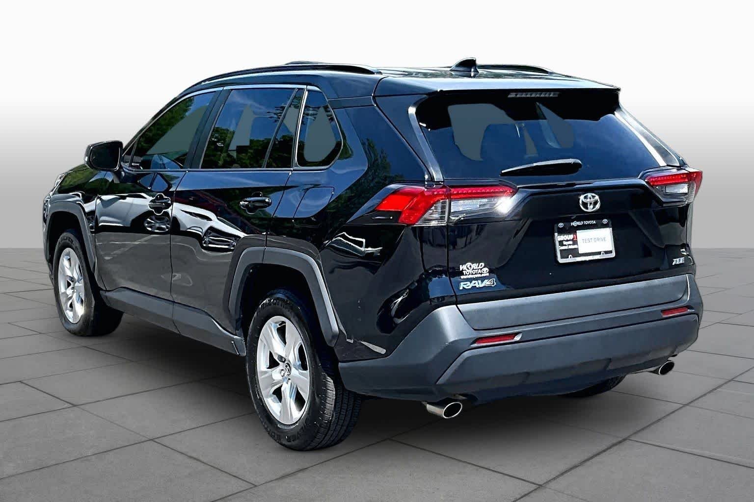 Used 2021 Midnight Black Metallic Toyota XLE image 12