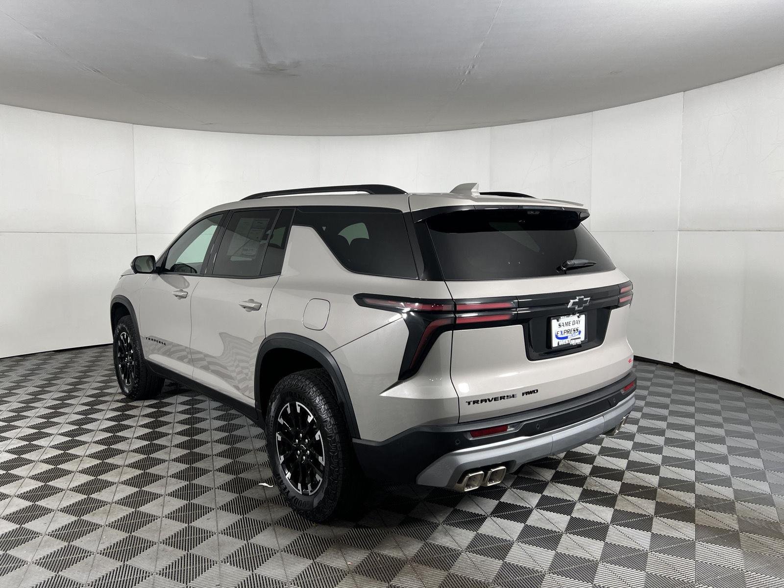 Used 2026 Sandstone Gray Chevrolet AWD Z71 image 32