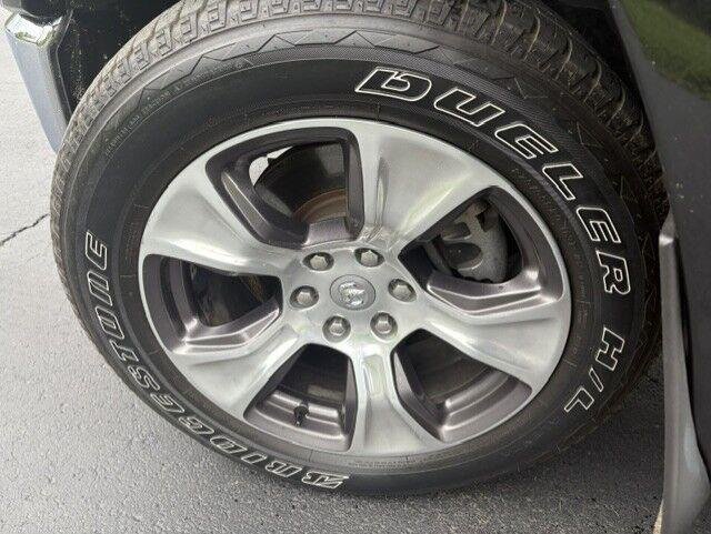 Used 2020 Diamond Black Crystal Pearlcoat Ram Laramie image 20