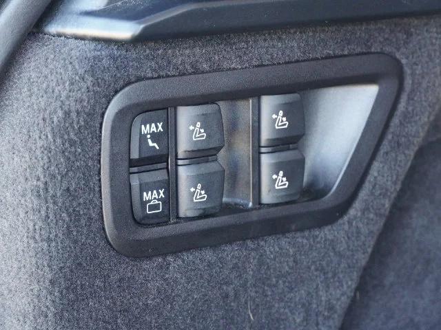 Used 2024 Brown BMW xDrive40i image 23