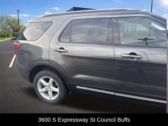 Used 2017 Gray Ford XLT image 5