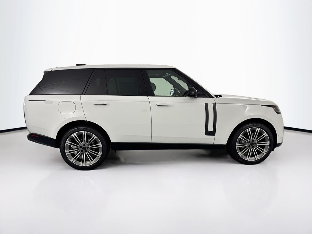 New 2026 Fuji White Land Rover SE image 4