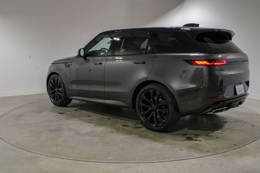 New 2026 Charente Grey Land Rover Dynamic SE image 3